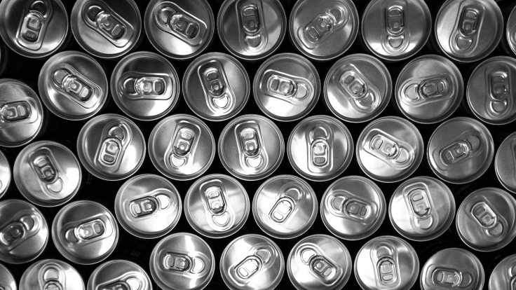black-and-white-cans-doses-19954.jpg